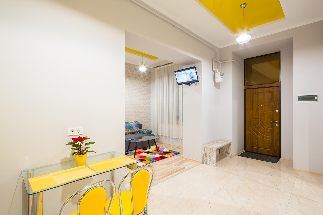 Apartment On Pekarska Street Зі Світлом! Leópolis Exterior foto