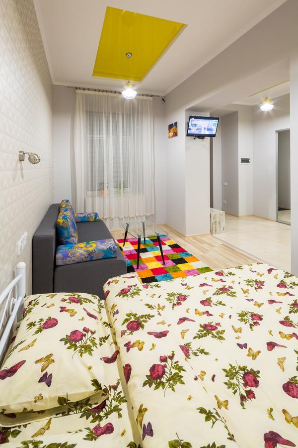Apartment On Pekarska Street Зі Світлом! Leópolis Exterior foto