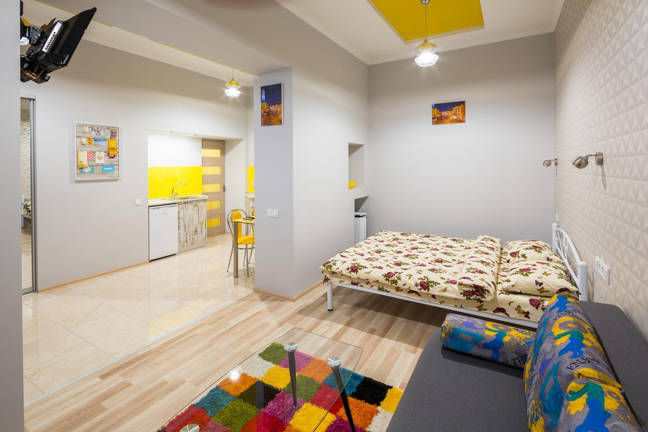 Apartment On Pekarska Street Зі Світлом! Leópolis Exterior foto